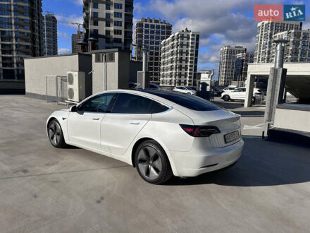 Тесла Модель 3 2019 у Києві на Automoto.ua Білий Тесла Модель 3, об'ємом двигуна 0 л та пробігом 66 тис. км за 24000 $, фото 1 на Automoto.ua