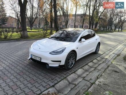 Белый Тесла Модель 3, объемом двигателя 0 л и пробегом 250 тыс. км за 14300 $, фото 1 на Automoto.ua