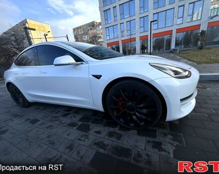 Белый Тесла Модель 3, объемом двигателя 0 л и пробегом 164 тыс. км за 19200 $, фото 1 на Automoto.ua