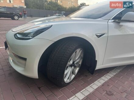 Белый Тесла Модель 3, объемом двигателя 0 л и пробегом 95 тыс. км за 16500 $, фото 1 на Automoto.ua