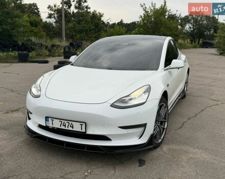 Белый Тесла Модель 3, объемом двигателя 0 л и пробегом 244 тыс. км за 23000 $, фото 1 на Automoto.ua