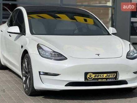Тесла Модель 3 2019 в Ивано-Франковске на Automoto.ua Белый Тесла Модель 3, объемом двигателя 0 л и пробегом 89 тыс. км за 18200 $, фото 1 на Automoto.ua