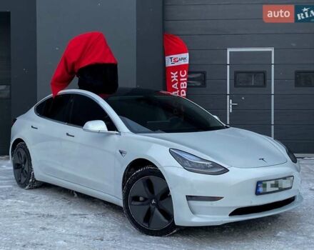 Белый Тесла Модель 3, объемом двигателя 0 л и пробегом 45 тыс. км за 17700 $, фото 1 на Automoto.ua
