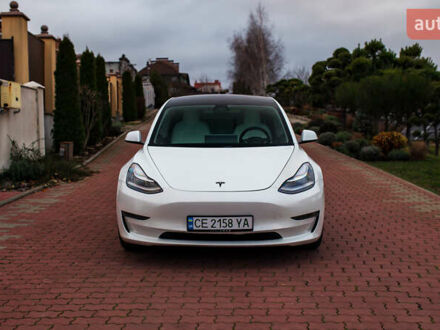 Белый Тесла Модель 3, объемом двигателя 0 л и пробегом 63 тыс. км за 15999 $, фото 1 на Automoto.ua
