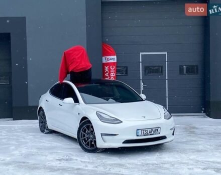 Белый Тесла Модель 3, объемом двигателя 0 л и пробегом 103 тыс. км за 18999 $, фото 1 на Automoto.ua