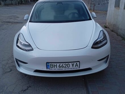 Тесла Модель 3 2019 в Одессе на Automoto.ua Белый Тесла Модель 3, объемом двигателя 0 л и пробегом 150 тыс. км за 21000 $, фото 1 на Automoto.ua