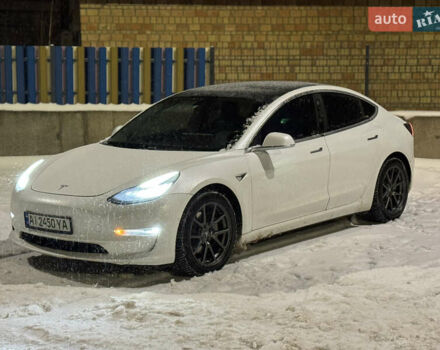 Белый Тесла Модель 3, объемом двигателя 0 л и пробегом 102 тыс. км за 15500 $, фото 1 на Automoto.ua