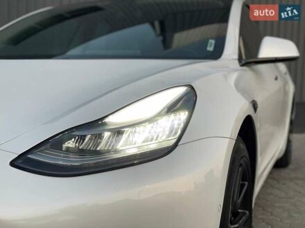 Тесла Модель 3 2019 в Тернополе на Automoto.ua Белый Тесла Модель 3, объемом двигателя 0 л и пробегом 90 тыс. км за 13699 $, фото 1 на Automoto.ua