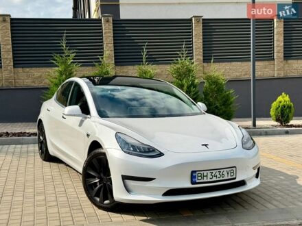 Білий Тесла Модель 3, об'ємом двигуна 0 л та пробігом 95 тис. км за 16500 $, фото 1 на Automoto.ua
