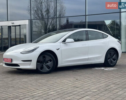 Белый Тесла Модель 3, объемом двигателя 0 л и пробегом 120 тыс. км за 17000 $, фото 1 на Automoto.ua