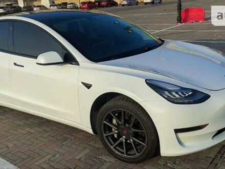 Белый Тесла Модель 3, объемом двигателя 0 л и пробегом 100 тыс. км за 19600 $, фото 1 на Automoto.ua