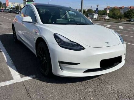 Тесла Модель 3 2019 у Києві на Automoto.ua Білий Тесла Модель 3, об'ємом двигуна 0 л та пробігом 58 тис. км за 12400 $, фото 1 на Automoto.ua