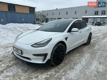 Білий Тесла Модель 3, об'ємом двигуна 0 л та пробігом 143 тис. км за 16300 $, фото 1 на Automoto.ua