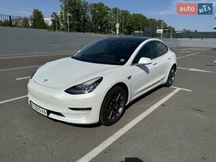 Тесла Модель 3 2019 в Полтаве на Automoto.ua Белый Тесла Модель 3, объемом двигателя 0 л и пробегом 73 тыс. км за 17500 $, фото 1 на Automoto.ua