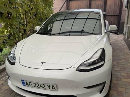 Тесла Модель 3 2019 у Дніпро (Дніпропетровську) на Automoto.ua Білий Тесла Модель 3, об'ємом двигуна 0 л та пробігом 164 тис. км за 20500 $, фото 1 на Automoto.ua
