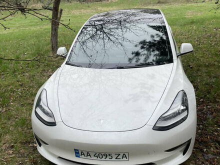 Тесла Модель 3 2019 у Чернігові на Automoto.ua Білий Тесла Модель 3, об'ємом двигуна 0 л та пробігом 122 тис. км за 20900 $, фото 1 на Automoto.ua