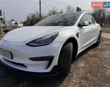 Белый Тесла Модель 3, объемом двигателя 0 л и пробегом 147 тыс. км за 15300 $, фото 1 на Automoto.ua