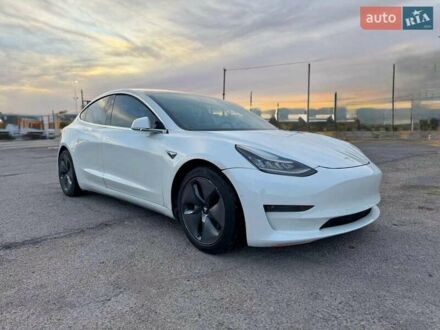 Тесла Модель 3 2019 у Полтаві на Automoto.ua Білий Тесла Модель 3, об'ємом двигуна 0 л та пробігом 130 тис. км за 6000 $, фото 1 на Automoto.ua