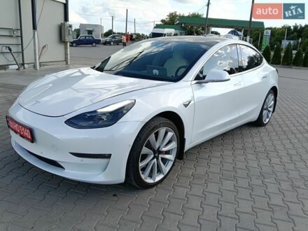 Білий Тесла Модель 3, об'ємом двигуна 0 л та пробігом 233 тис. км за 15500 $, фото 1 на Automoto.ua