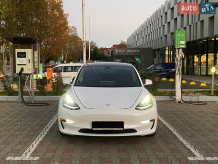 Білий Тесла Модель 3, об'ємом двигуна 0 л та пробігом 159 тис. км за 16400 $, фото 1 на Automoto.ua