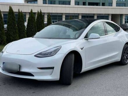 Белый Тесла Модель 3, объемом двигателя 0 л и пробегом 110 тыс. км за 11540 $, фото 1 на Automoto.ua