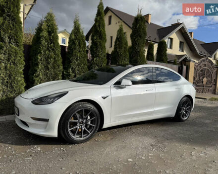 Тесла Модель 3 2019 у Львові на Automoto.ua Білий Тесла Модель 3, об'ємом двигуна 0 л та пробігом 145 тис. км за 16900 $, фото 1 на Automoto.ua