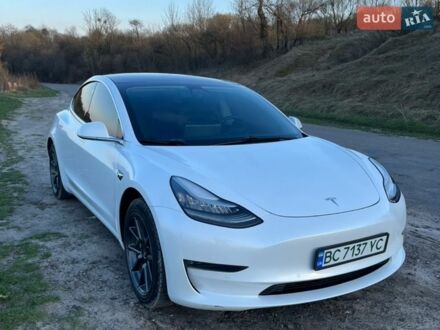 Білий Тесла Модель 3, об'ємом двигуна 0 л та пробігом 71 тис. км за 19500 $, фото 1 на Automoto.ua