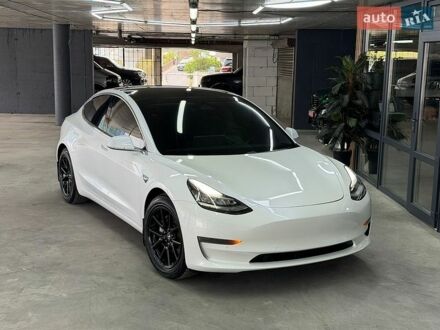 Белый Тесла Модель 3, объемом двигателя 0 л и пробегом 128 тыс. км за 14900 $, фото 1 на Automoto.ua