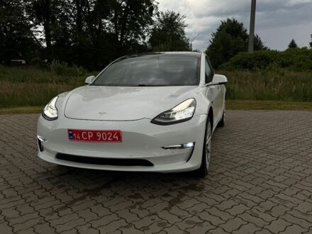 Белый Тесла Модель 3, объемом двигателя 0 л и пробегом 120 тыс. км за 15200 $, фото 1 на Automoto.ua