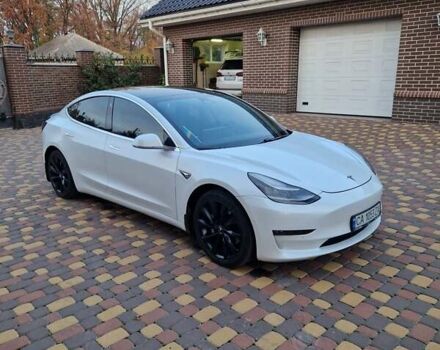Белый Тесла Модель 3, объемом двигателя 0 л и пробегом 135 тыс. км за 20500 $, фото 1 на Automoto.ua
