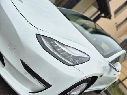 Белый Тесла Модель 3, объемом двигателя 0 л и пробегом 83 тыс. км за 17500 $, фото 1 на Automoto.ua