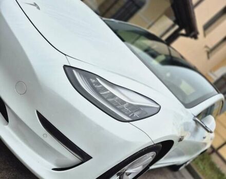 Белый Тесла Модель 3, объемом двигателя 0 л и пробегом 83 тыс. км за 17500 $, фото 1 на Automoto.ua