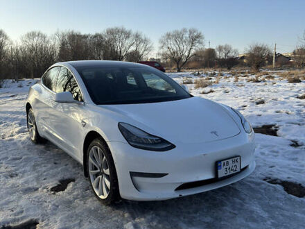 Белый Тесла Модель 3, объемом двигателя 0 л и пробегом 95 тыс. км за 15000 $, фото 1 на Automoto.ua