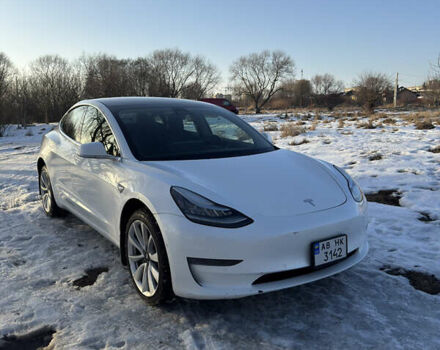 Белый Тесла Модель 3, объемом двигателя 0 л и пробегом 95 тыс. км за 15000 $, фото 1 на Automoto.ua