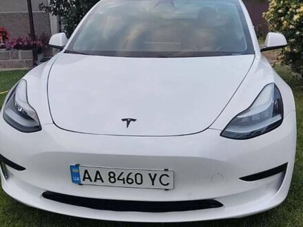 Тесла Модель 3 2019 у Макарове на Automoto.ua Білий Тесла Модель 3, об'ємом двигуна 0 л та пробігом 73 тис. км за 15500 $, фото 1 на Automoto.ua