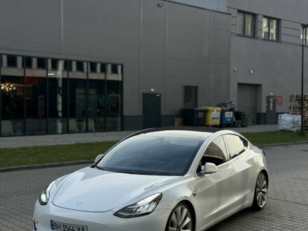 Белый Тесла Модель 3, объемом двигателя 0 л и пробегом 121 тыс. км за 19400 $, фото 1 на Automoto.ua