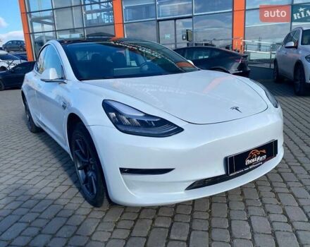 Тесла Модель 3 2019 в Львове на Automoto.ua Белый Тесла Модель 3, объемом двигателя 0 л и пробегом 177 тыс. км за 17500 $, фото 1 на Automoto.ua