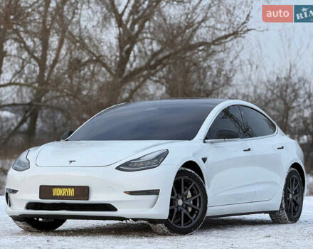 Белый Тесла Модель 3, объемом двигателя 0 л и пробегом 190 тыс. км за 15950 $, фото 1 на Automoto.ua