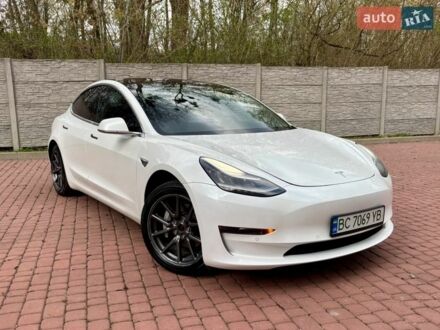 Білий Тесла Модель 3, об'ємом двигуна 0 л та пробігом 108 тис. км за 16400 $, фото 1 на Automoto.ua