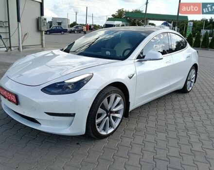 Білий Тесла Модель 3, об'ємом двигуна 0 л та пробігом 233 тис. км за 15800 $, фото 1 на Automoto.ua