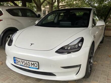 Тесла Модель 3 2019 у Одесі на Automoto.ua Білий Тесла Модель 3, об'ємом двигуна 0 л та пробігом 28 тис. км за 22000 $, фото 1 на Automoto.ua