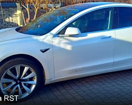 Белый Тесла Модель 3, объемом двигателя 0.14 л и пробегом 124 тыс. км за 20500 $, фото 1 на Automoto.ua