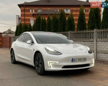 Білий Тесла Модель 3, об'ємом двигуна 0 л та пробігом 130 тис. км за 17200 $, фото 1 на Automoto.ua