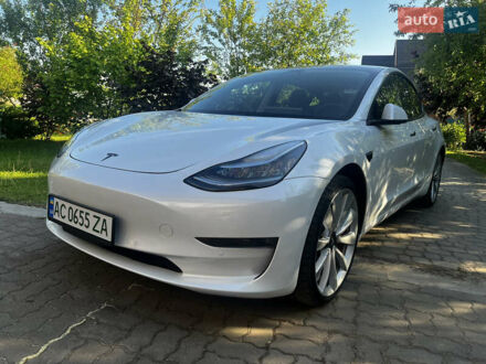Тесла Модель 3 2019 у Луцьку на Automoto.ua Білий Тесла Модель 3, об'ємом двигуна 0 л та пробігом 72 тис. км за 22500 $, фото 1 на Automoto.ua