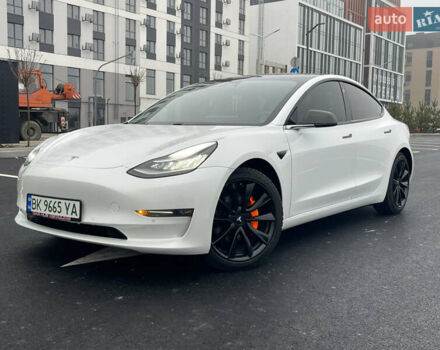 Белый Тесла Модель 3, объемом двигателя 0 л и пробегом 73 тыс. км за 17000 $, фото 1 на Automoto.ua