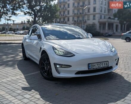 Белый Тесла Модель 3, объемом двигателя 0 л и пробегом 93 тыс. км за 15200 $, фото 1 на Automoto.ua