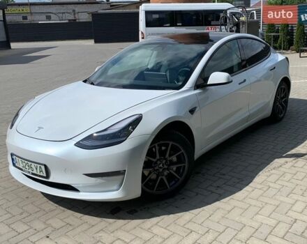 Белый Тесла Модель 3, объемом двигателя 0 л и пробегом 74 тыс. км за 16000 $, фото 1 на Automoto.ua