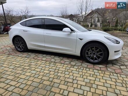 Белый Тесла Модель 3, объемом двигателя 0 л и пробегом 41 тыс. км за 15900 $, фото 1 на Automoto.ua