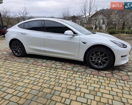 Белый Тесла Модель 3, объемом двигателя 0 л и пробегом 41 тыс. км за 15900 $, фото 1 на Automoto.ua