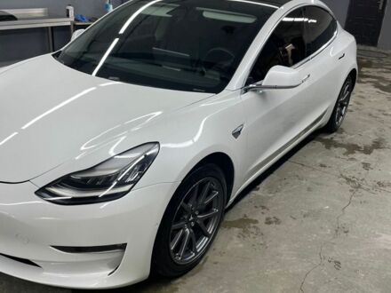 Білий Тесла Модель 3, об'ємом двигуна 0 л та пробігом 70 тис. км за 17600 $, фото 1 на Automoto.ua